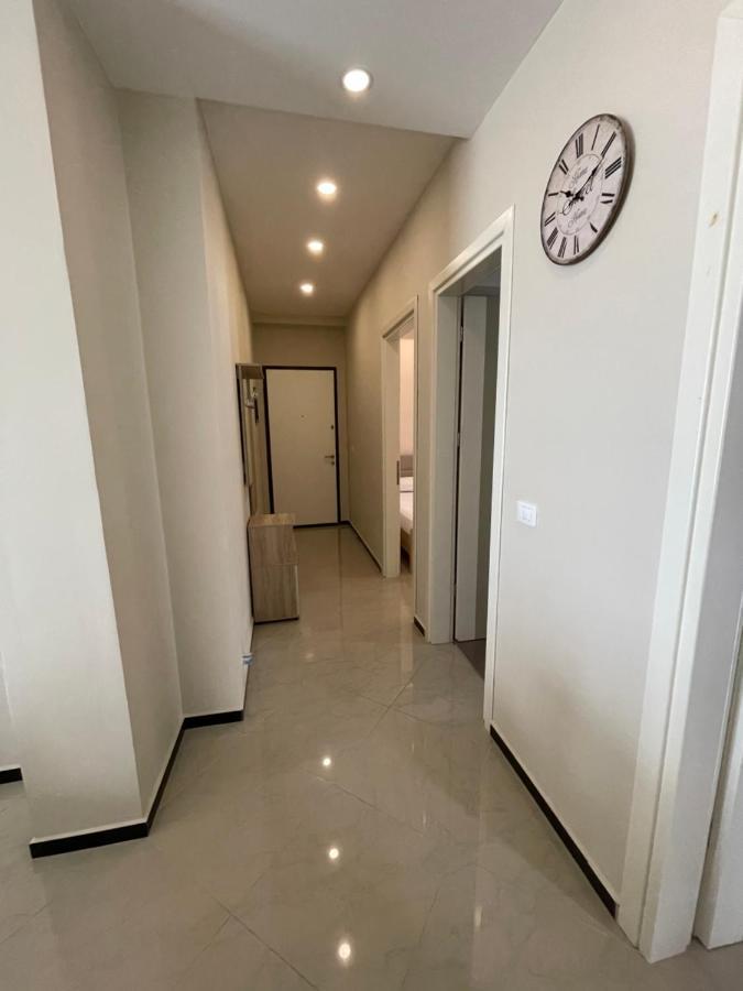 Seaside Apartmens Sarandë Buitenkant foto