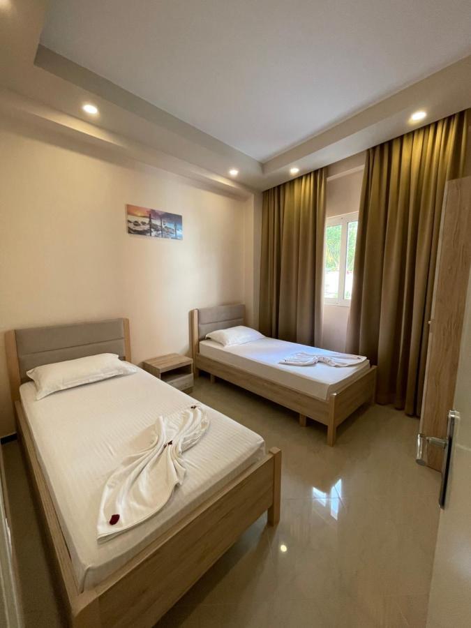 Seaside Apartmens Sarandë Buitenkant foto