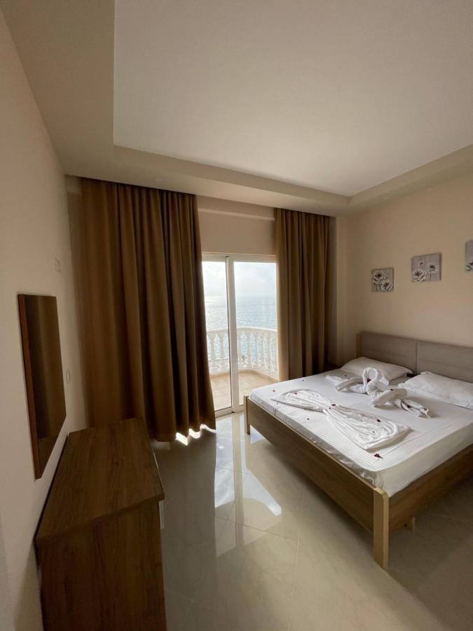 Seaside Apartmens Sarandë Buitenkant foto