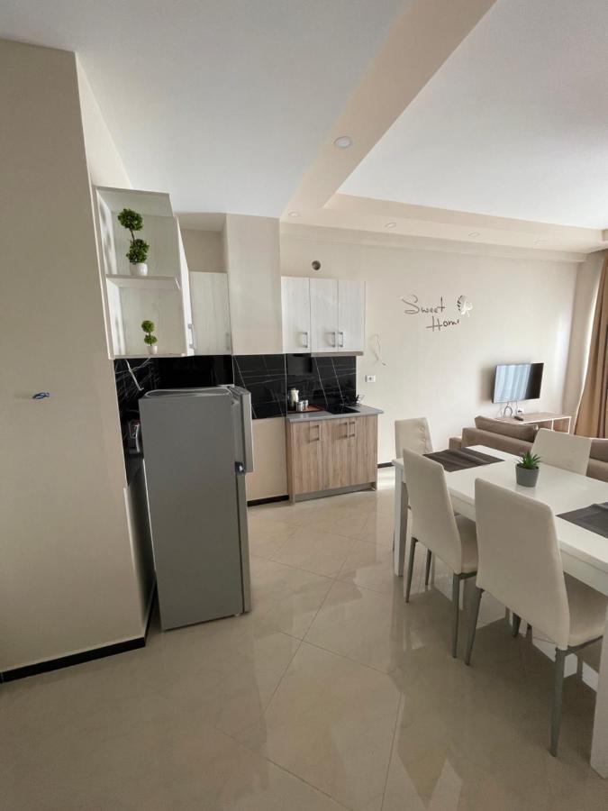 Seaside Apartmens Sarandë Buitenkant foto