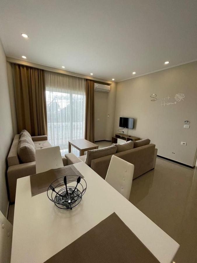 Seaside Apartmens Sarandë Buitenkant foto
