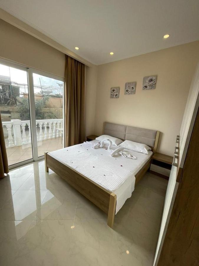 Seaside Apartmens Sarandë Buitenkant foto