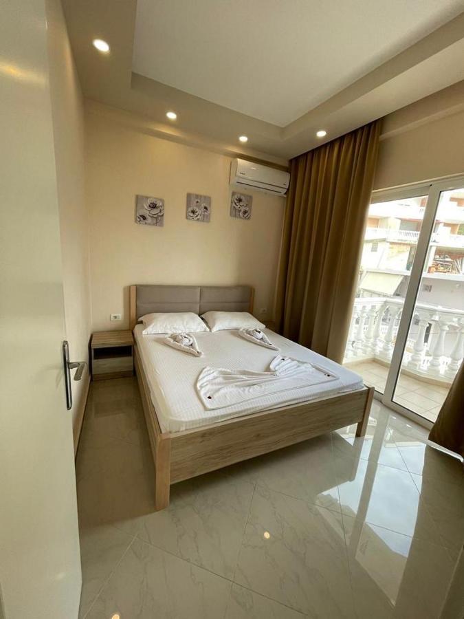 Seaside Apartmens Sarandë Buitenkant foto