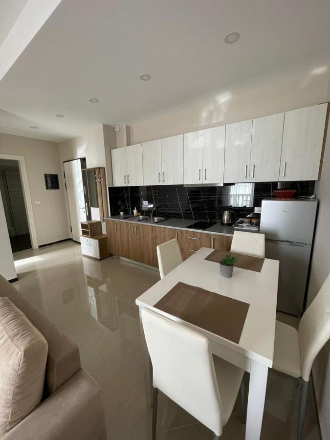Seaside Apartmens Sarandë Buitenkant foto
