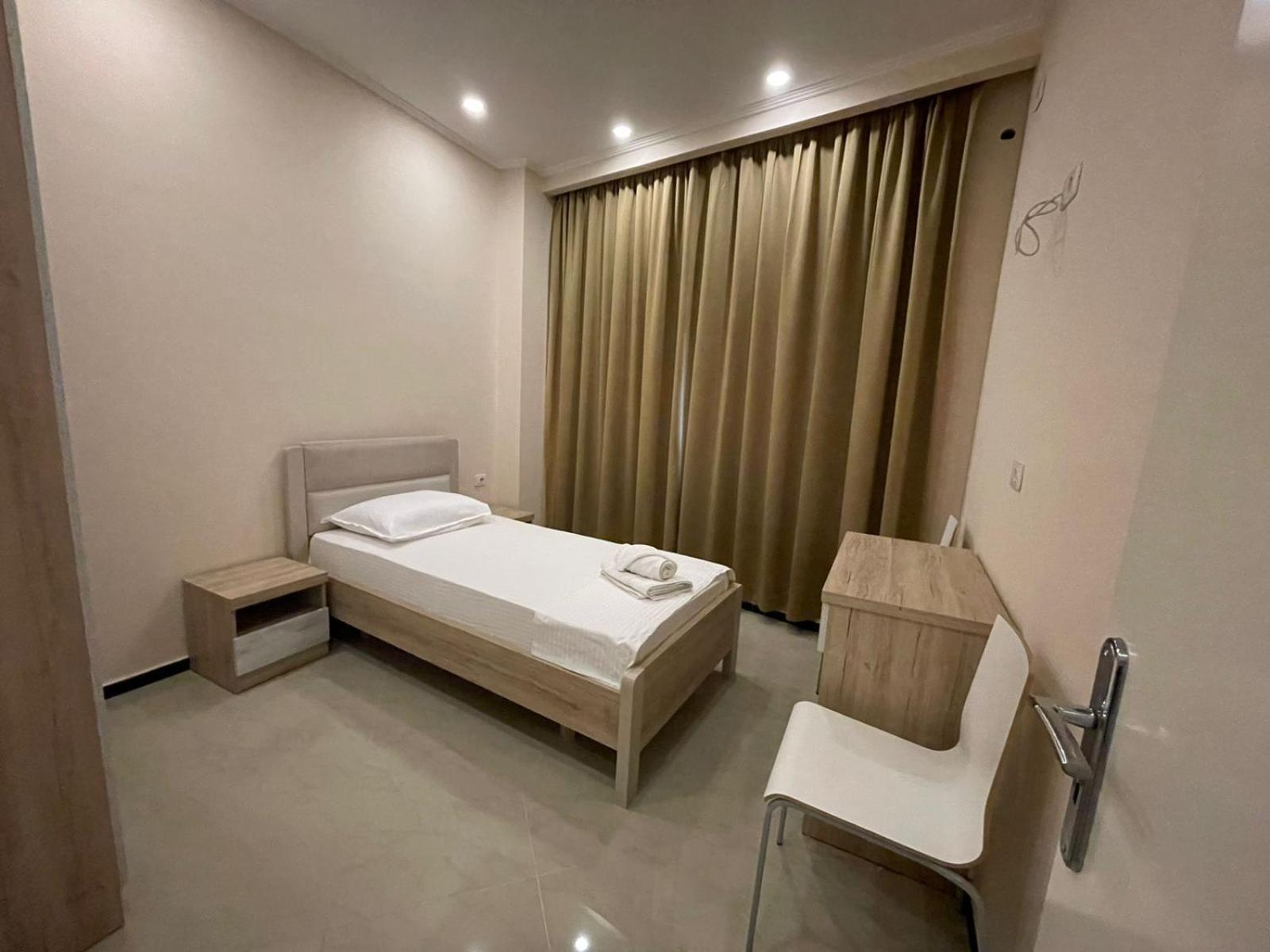 Seaside Apartmens Sarandë Buitenkant foto