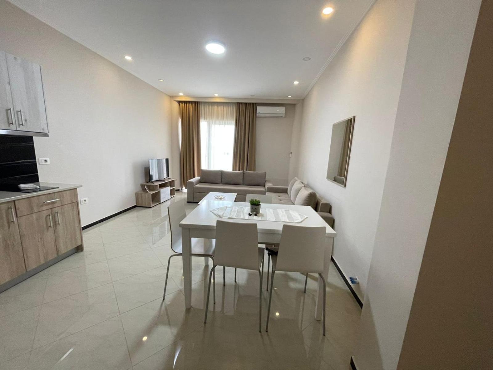 Seaside Apartmens Sarandë Buitenkant foto