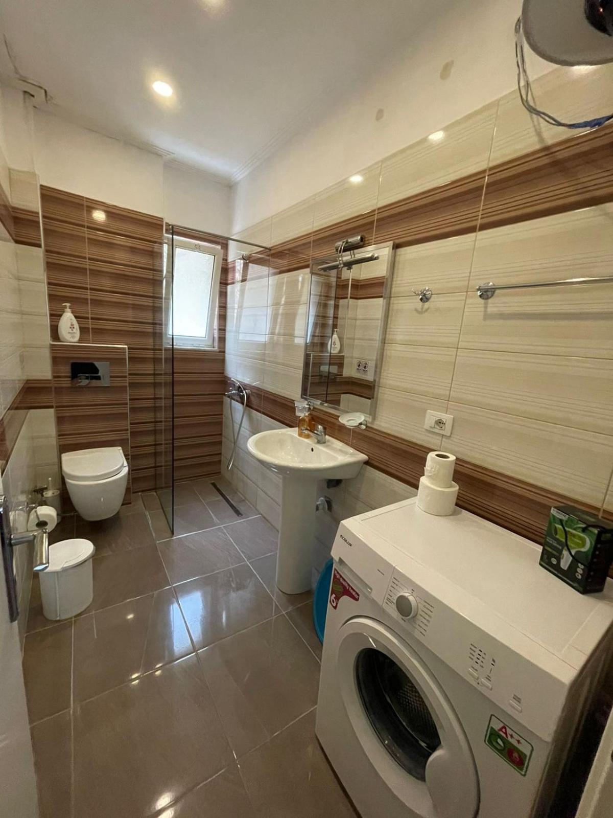 Seaside Apartmens Sarandë Buitenkant foto