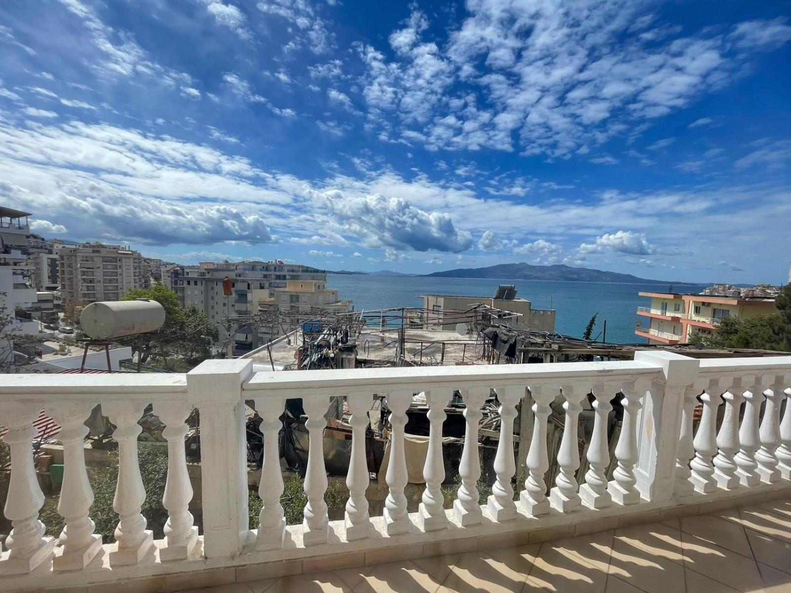 Seaside Apartmens Sarandë Buitenkant foto