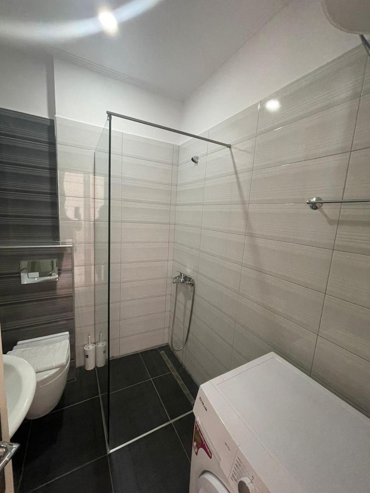 Seaside Apartmens Sarandë Buitenkant foto