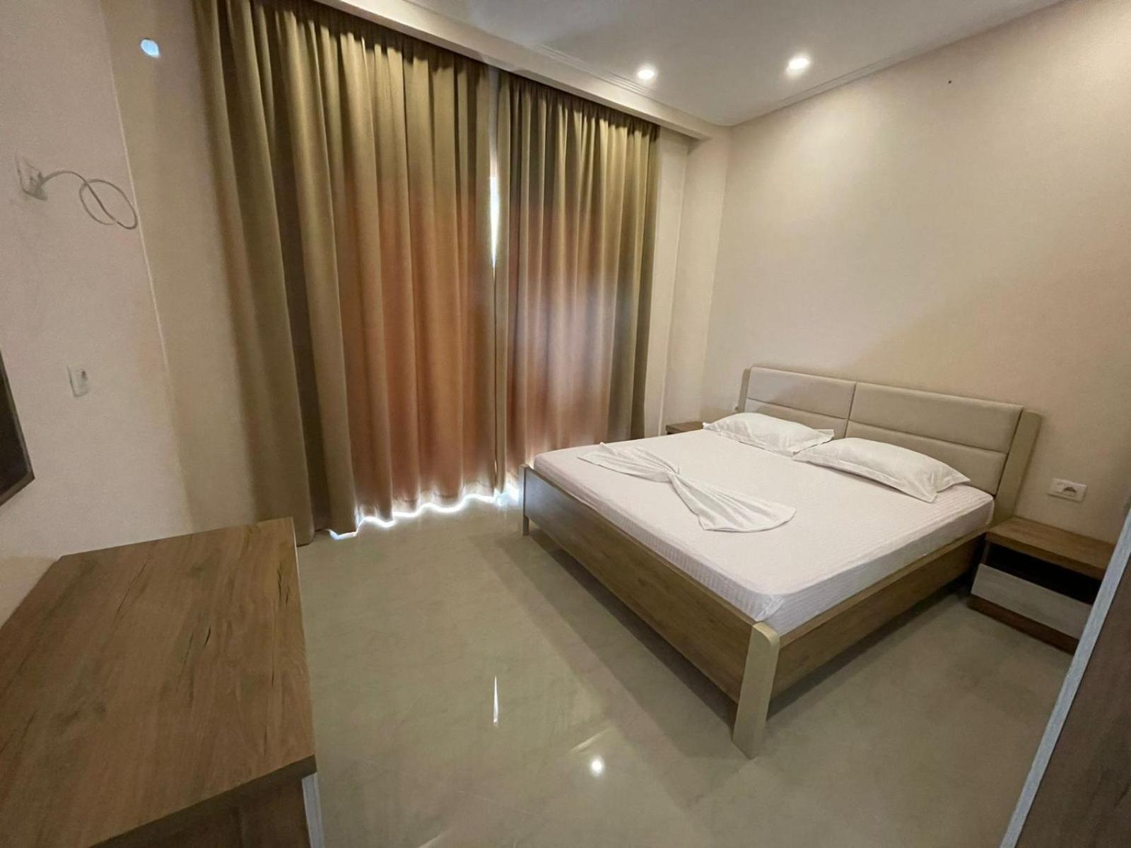 Seaside Apartmens Sarandë Buitenkant foto