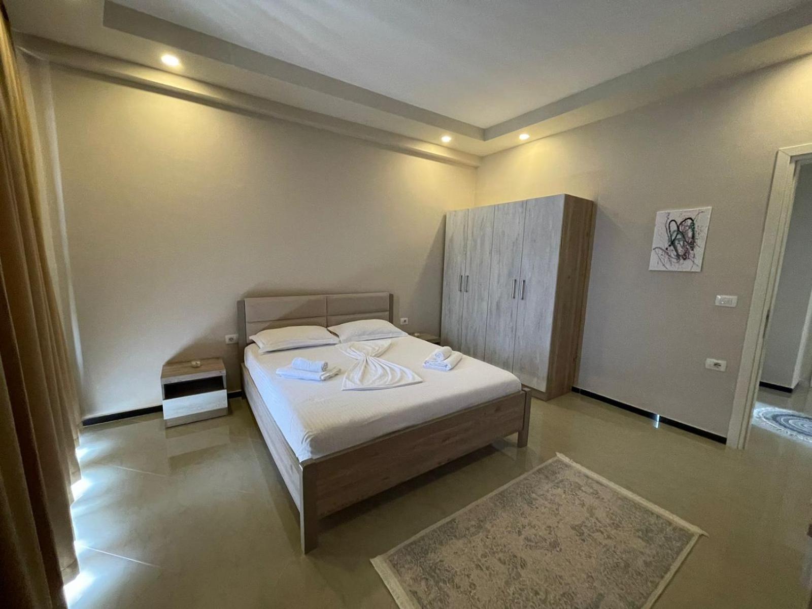 Seaside Apartmens Sarandë Buitenkant foto