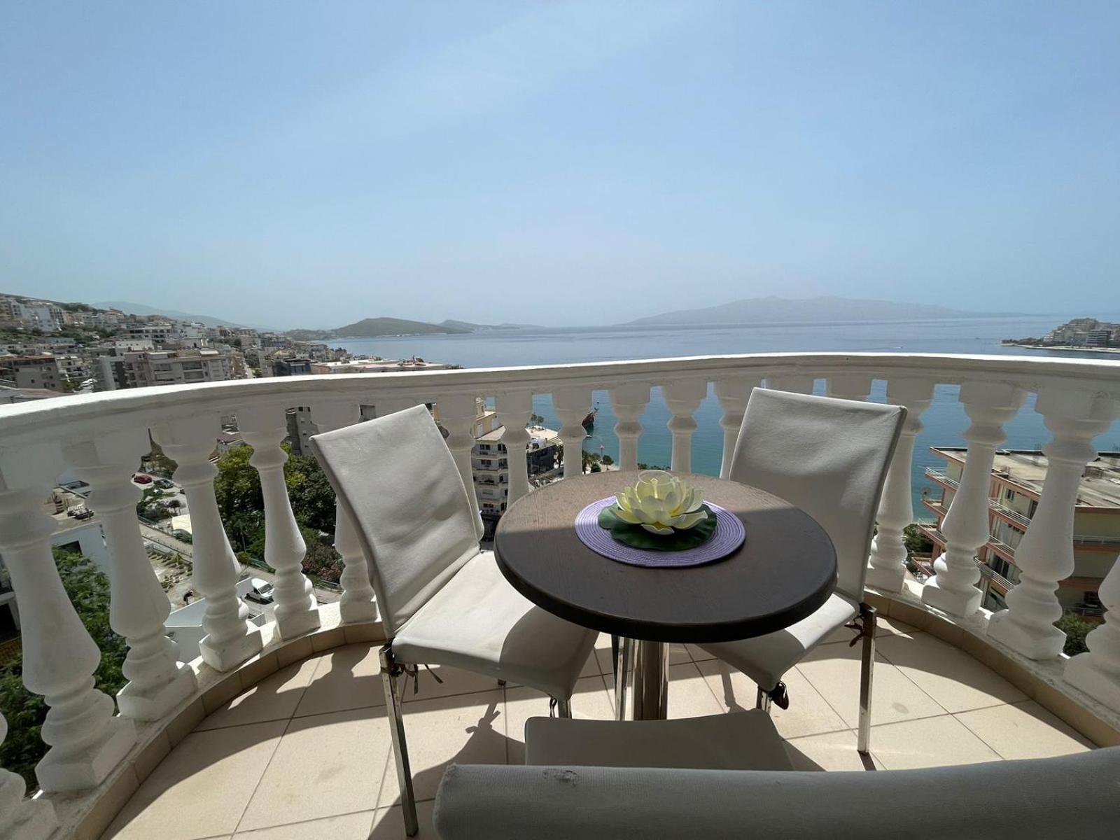 Seaside Apartmens Sarandë Buitenkant foto